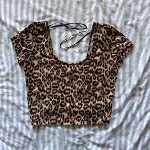 😻 Forever 21 - Cheetah Print Top 😻